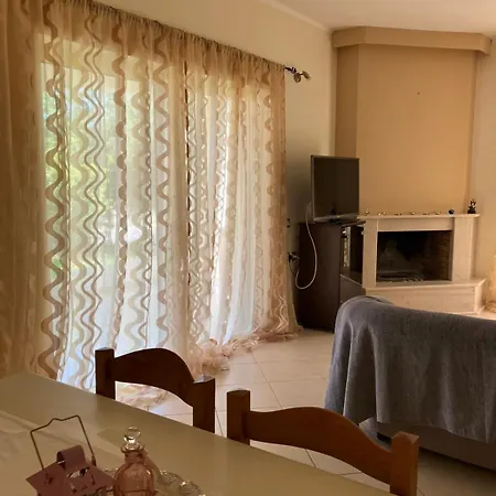Elena's And Evie's Nyaraló